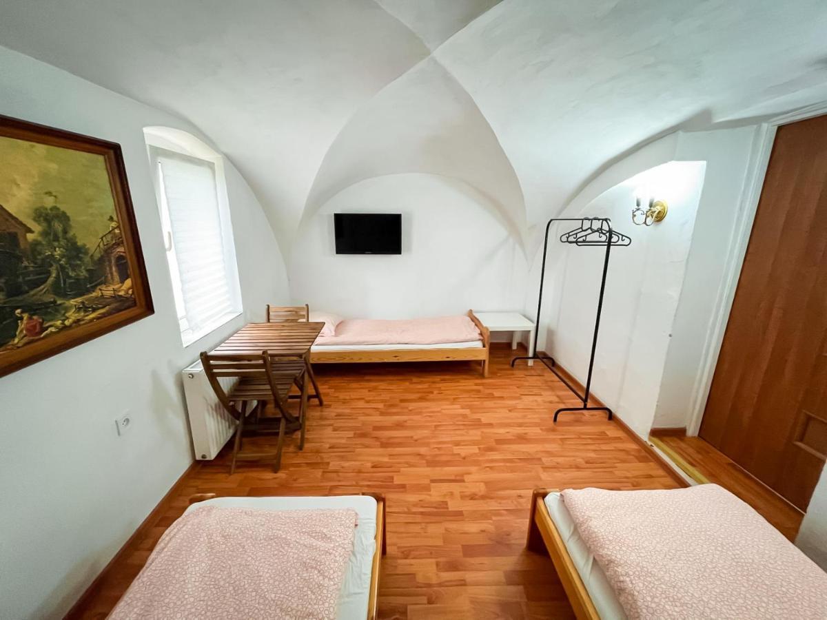 Noclegi Woku Świebodzice Exteriör bild